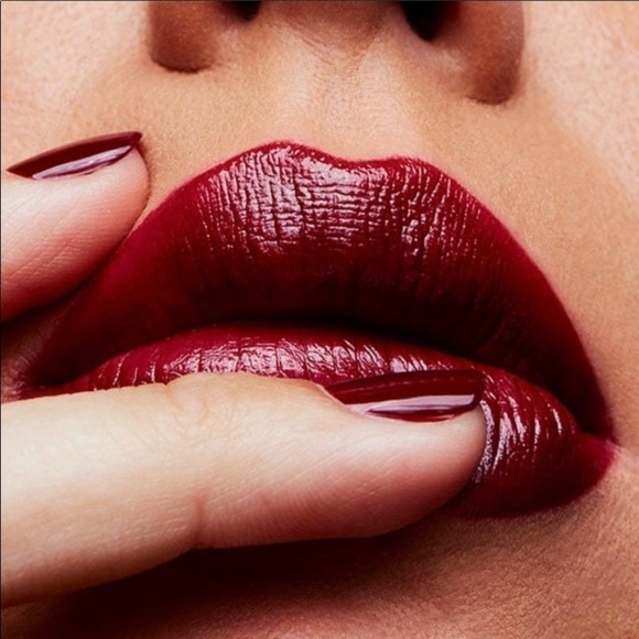 MAC *Party Line* Cremesheen Lipstick - Picture 3 of 9